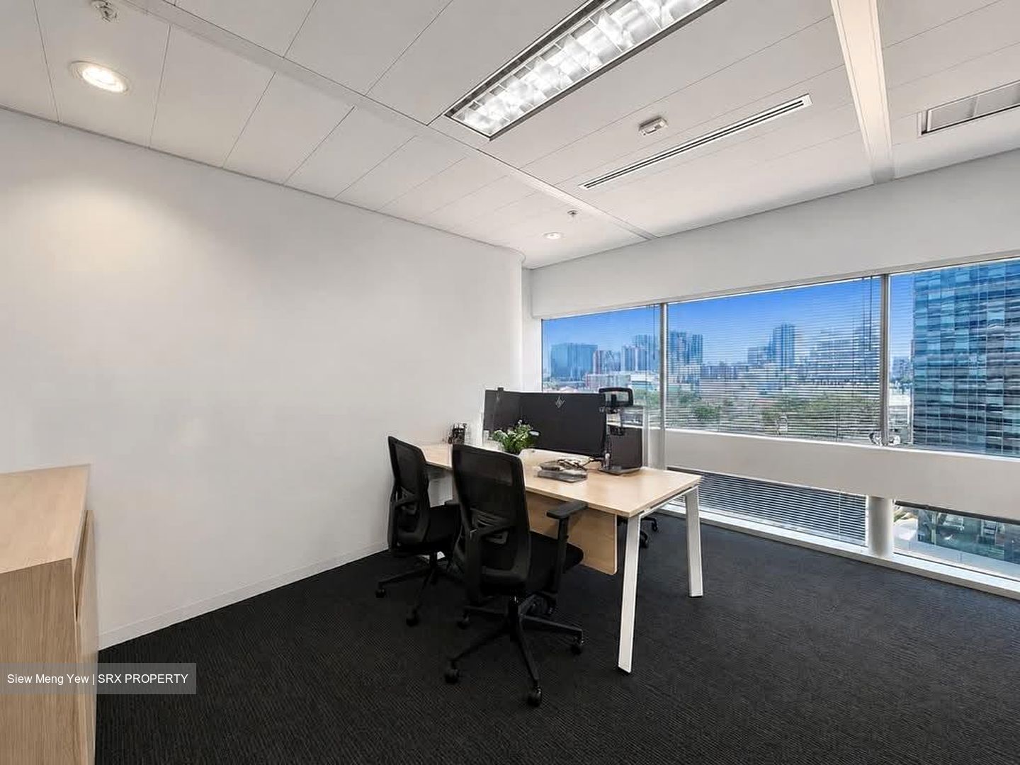 Gateway East (D7), Office #600645331